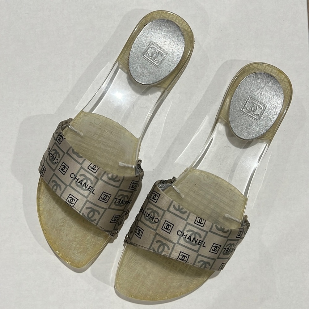 Chanel Vintage Lucite & Fabric Slides (size 8-8 1/2 narrow)